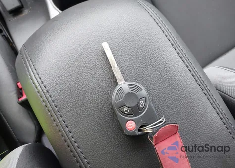 2015 Ford Escape S z USA, uszkodzony, nr VIN 1FMCU0F71FUA36525